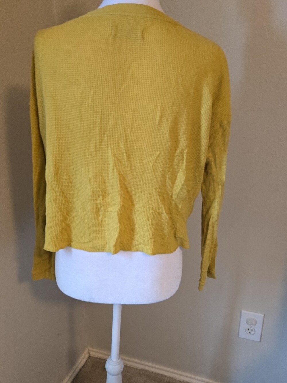 Everlane Mustard Waffle Henley Long Sleeve Top - Picture 4 of 7